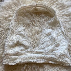 WHITE LACE BRALETTE